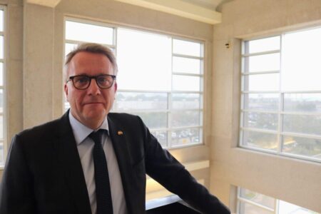 Top business minister from Denmark visits Houston, says tariffs are ‘not the right way to go’ – Houston Public Media