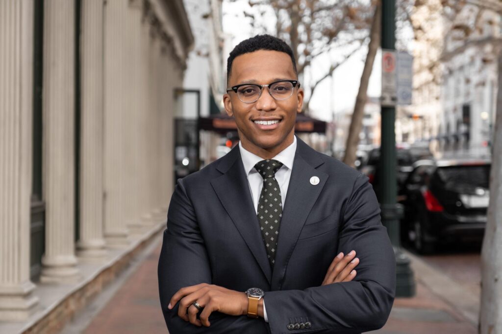 Christian Menefee threatens lawsuit against Abbott for stalling special election – Houston Chronicle