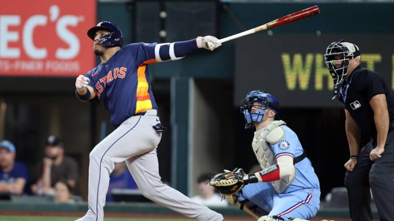 Astros Slugger Has One of Baseball’s Most Extreme Swing Paths – Sports Illustrated