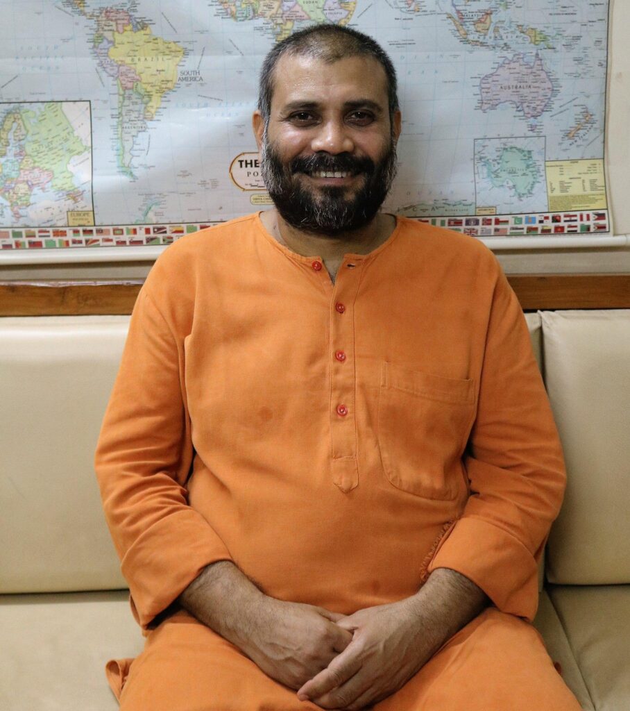 Swami Vigyananand in Houston to Promote His Latest Work, The Hindu Manifesto – Indo American News