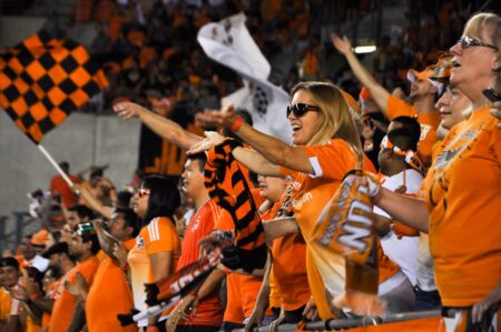 A Newbie’s Guide to Becoming a Houston Sports Fan – Houstonia Magazine