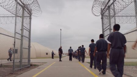 Houston worker says he was detained by immigration officers despite permission to work in U.S. – Houston Public Media