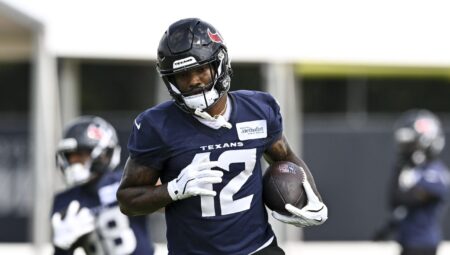 Analyst Reveals How Houston Texans Could Fall Apart – Sports Illustrated