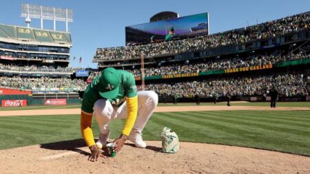 A’s Drop Game 3 To Astros in 11-4 Blowout – Sports Illustrated