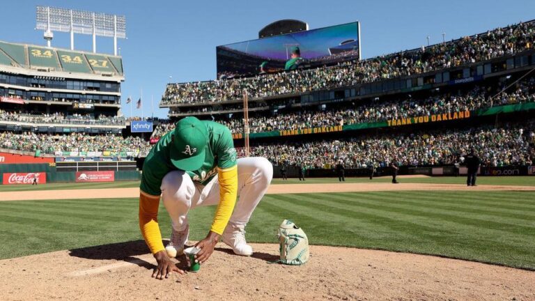 A’s Drop Game 3 To Astros in 11-4 Blowout – Sports Illustrated
