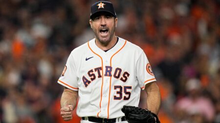 Houston Astros Could Find Rotation Depth in Former Rangers World Series Champ – Sports Illustrated