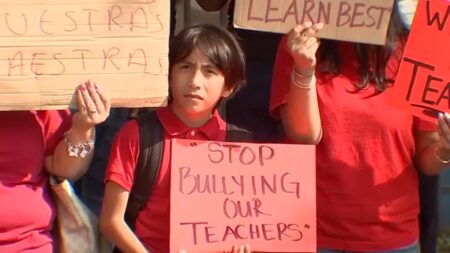Houston ISD is considering school closures. Elected trustees want community involvement – Houston Public Media