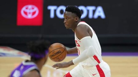 Former Rockets Star Turns Heads En Route to NBA Comeback – Sports Illustrated
