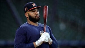 Astros Veteran’s Wife Breaks News of His DFA – House of Houston