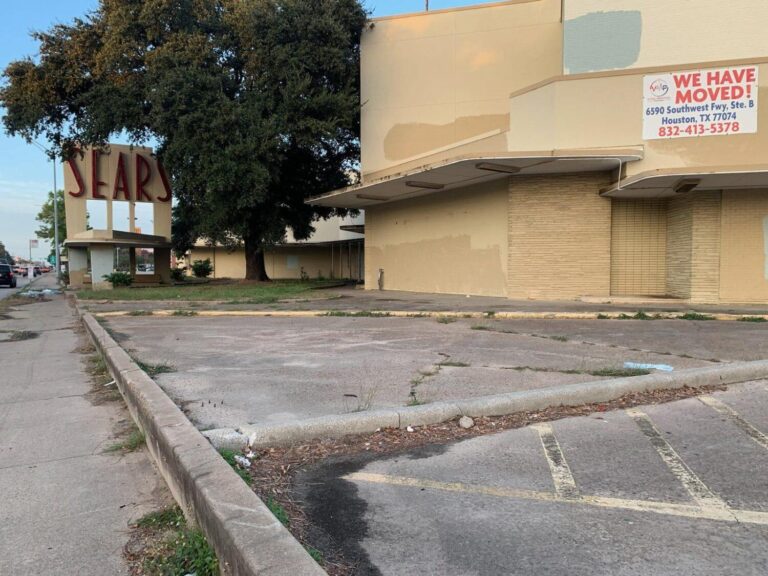 Former Houston Sears To House ‘Biggest Entertainment Center In The State Of Texas’ – Secret Houston