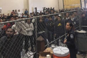 People detained by ICE in human trafficking, prostitution raid at East Harris Co. sports bar – Click2Houston