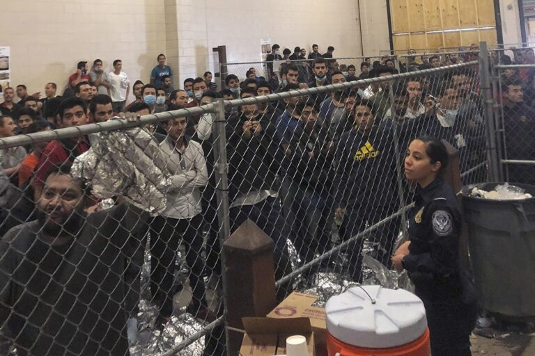 People detained by ICE in human trafficking, prostitution raid at East Harris Co. sports bar – Click2Houston