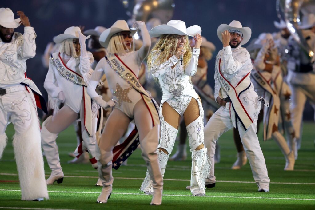 NFL reportedly warned Beyoncé with possible fines over Christmas Day halftime show – Awful Announcing