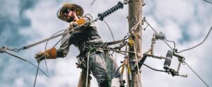 CenterPoint Energy to hire nearly 800 lineworkers by 2030 amid growing energy demand – The Business Journals