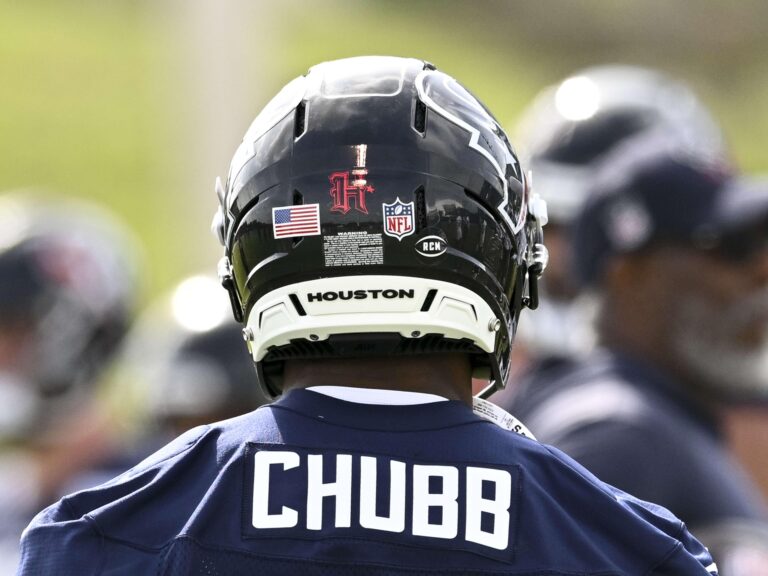 Texans’ Nick Chubb Has One Big Takeaway From Loss vs. Bucs – Sports Illustrated