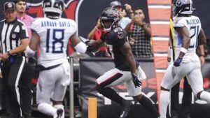 Texans Rookie RB Quickly Becoming Name to Watch – Sports Illustrated