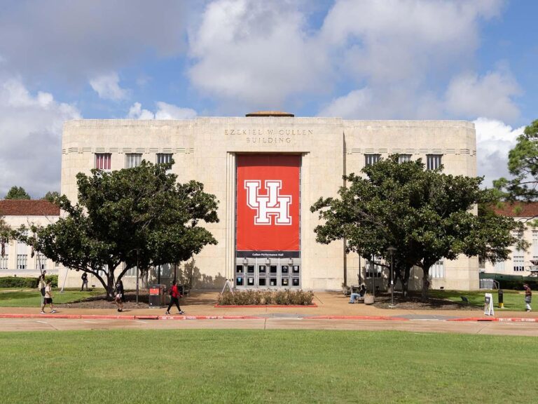 University of Houston jumps in U.S. News college rankings – Axios