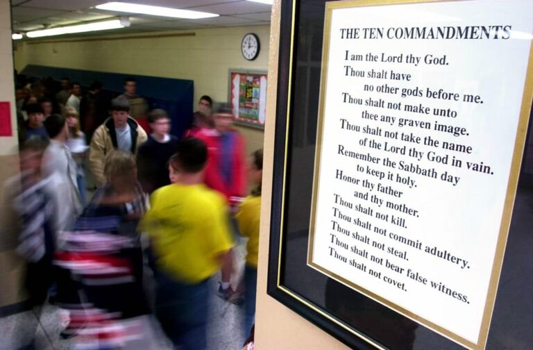 More Texas school districts sued over display of Ten Commandments in classrooms – Houston Public Media