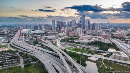 Houston job growth expectations for 2025 cut in half, but local economy still strong, GHP says – KHOU