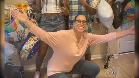 Woman hospitalized after police say she was shot by her father in southwest Houston – Click2Houston