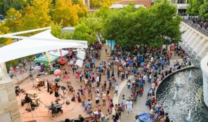 Where to celebrate Labor Day weekend in Houston with concerts, dining deals, the Astros and more – Houston Chronicle
