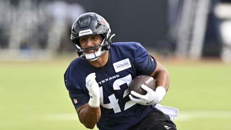 Texans Decide Veteran Fullback Won’t Play Against Broncos Texans Rule Out Veteran FB vs. Broncos – Sports Illustrated