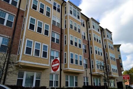 ‘Mayor, don’t be ugly,’ councilmember says in debate over expediting plan to name risky apartments – Houston Chronicle