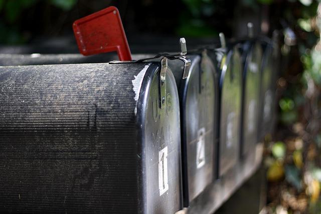 Baytown Postal Supervisor Arrested for Stealing and Reselling $3,600 Sports Card Baytown postal supervisor arrested after allegedly stealing $3,600 sports card from mail, re-selling it online – Click2Houston
